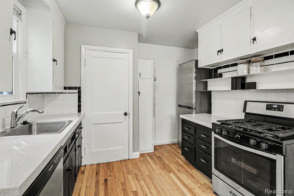 23045 Sherman Street, Oak Park, MI 48237 — Photo 9