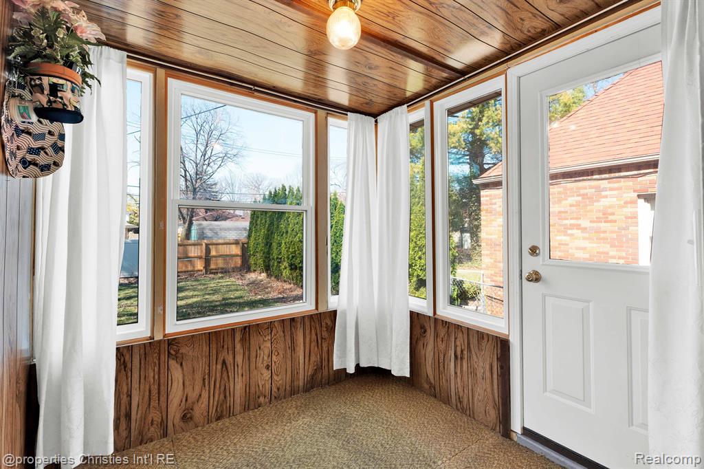 418 S Maple Avenue, Royal Oak, MI 48067 — Photo 14
