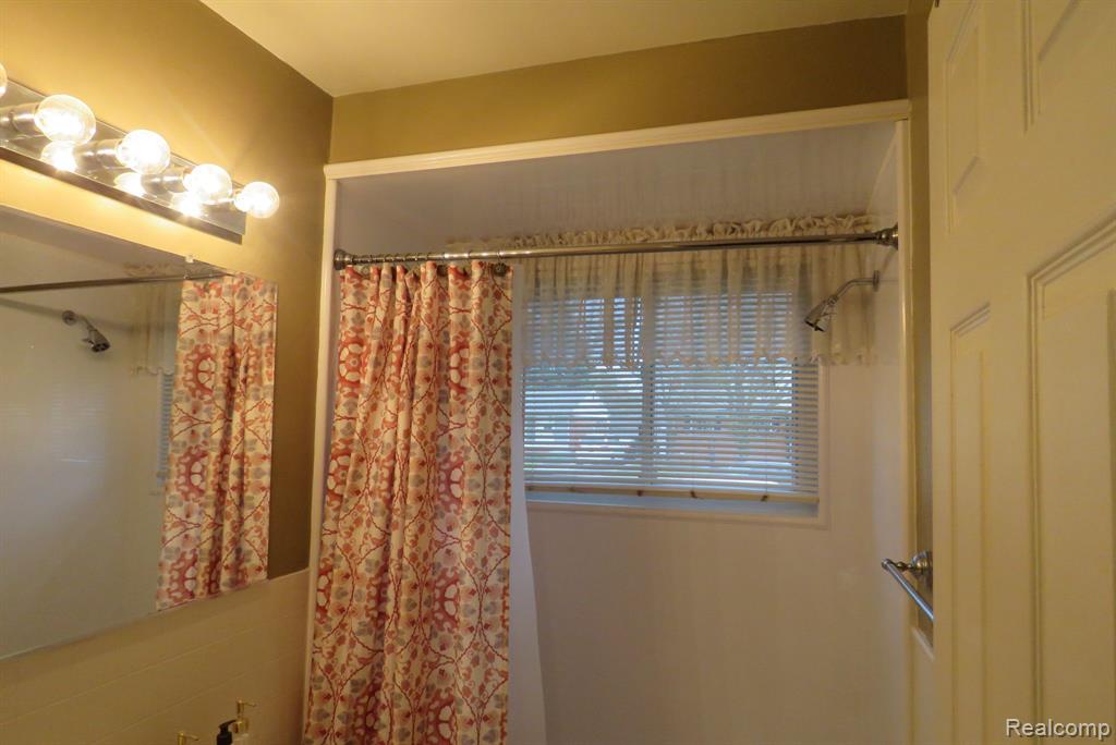 7431 HARTEL Street, Westland, MI — Photo 14