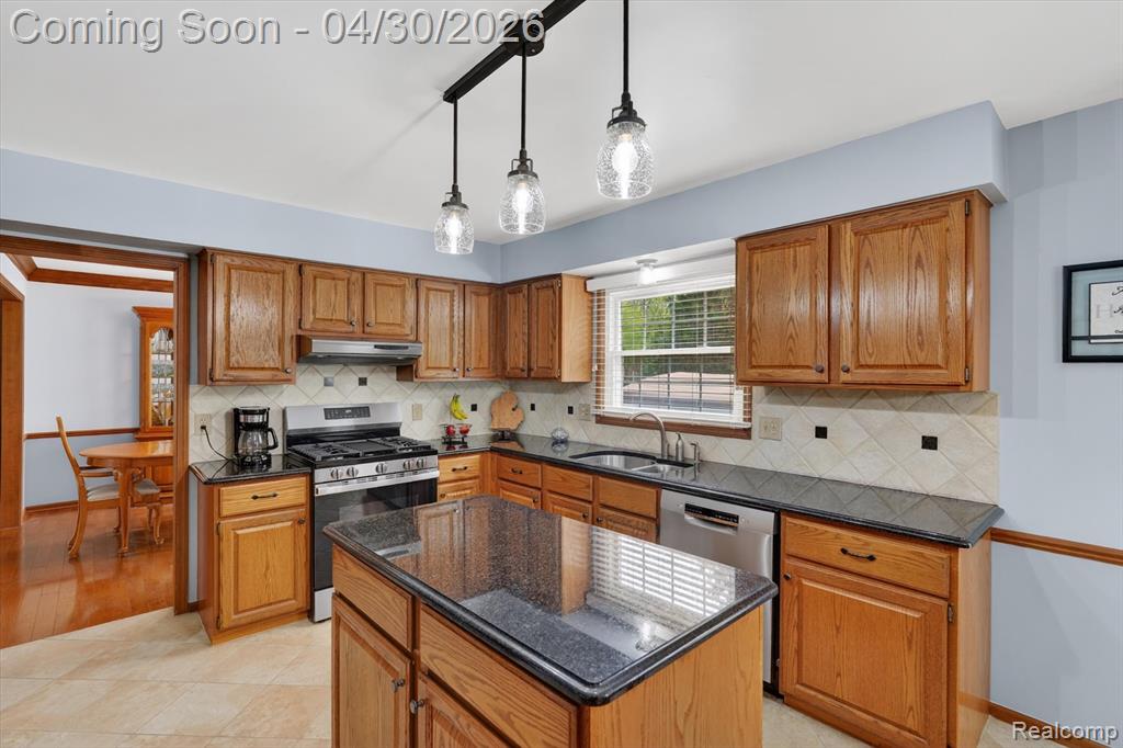 49333 Harvest Drive, Plymouth, MI 48170 — Photo 22