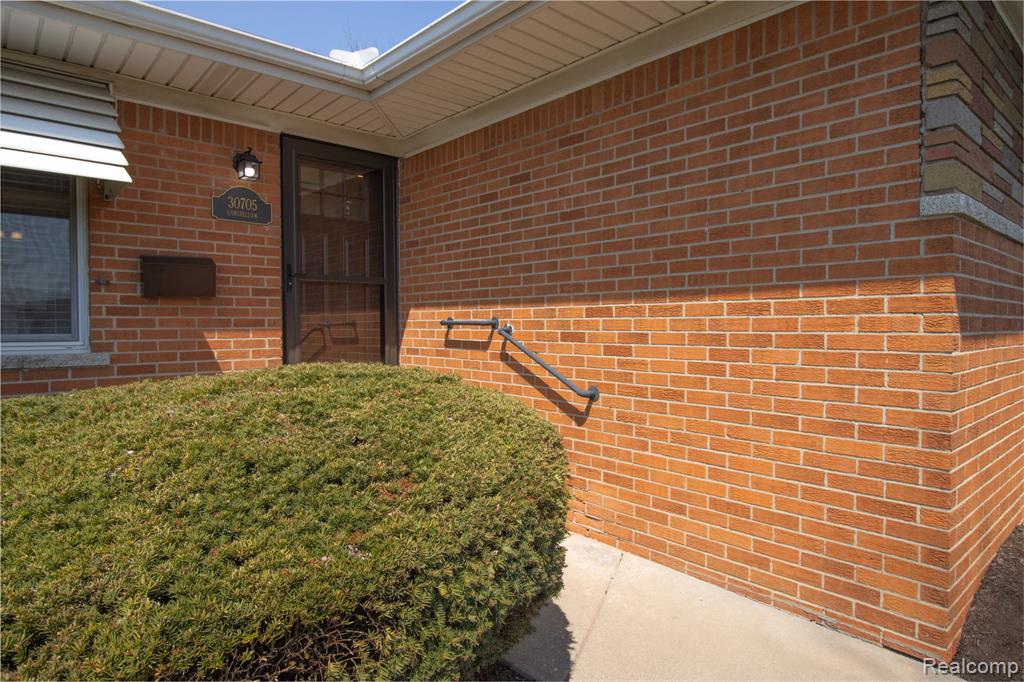 30705 Longfellow Avenue, Madison Heights, MI 48071 — Photo 30