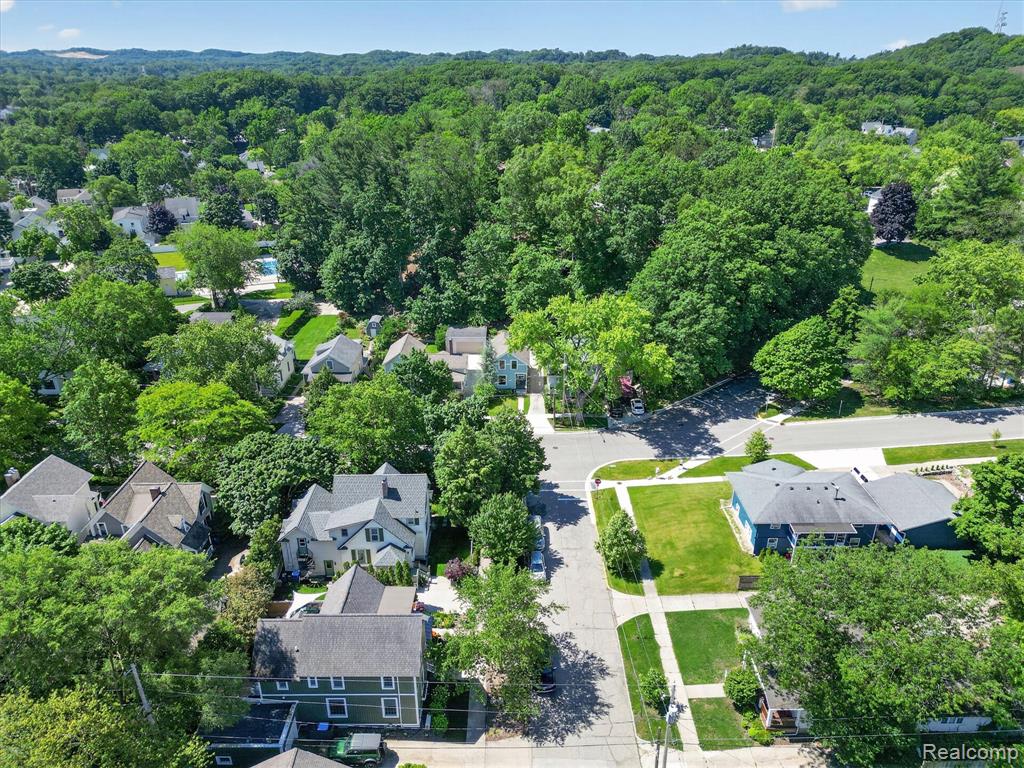 398 Howard Avenue, Grand Haven, MI 49417 — Photo 31