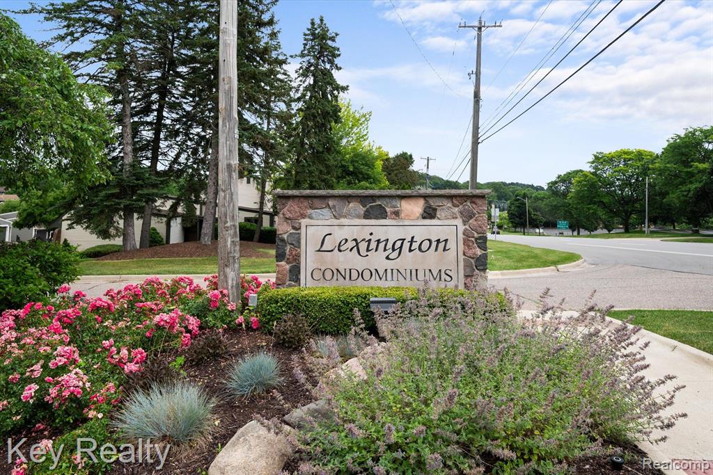 1100 WASHINGTON Circle, Northville, MI 48167 — Photo 2