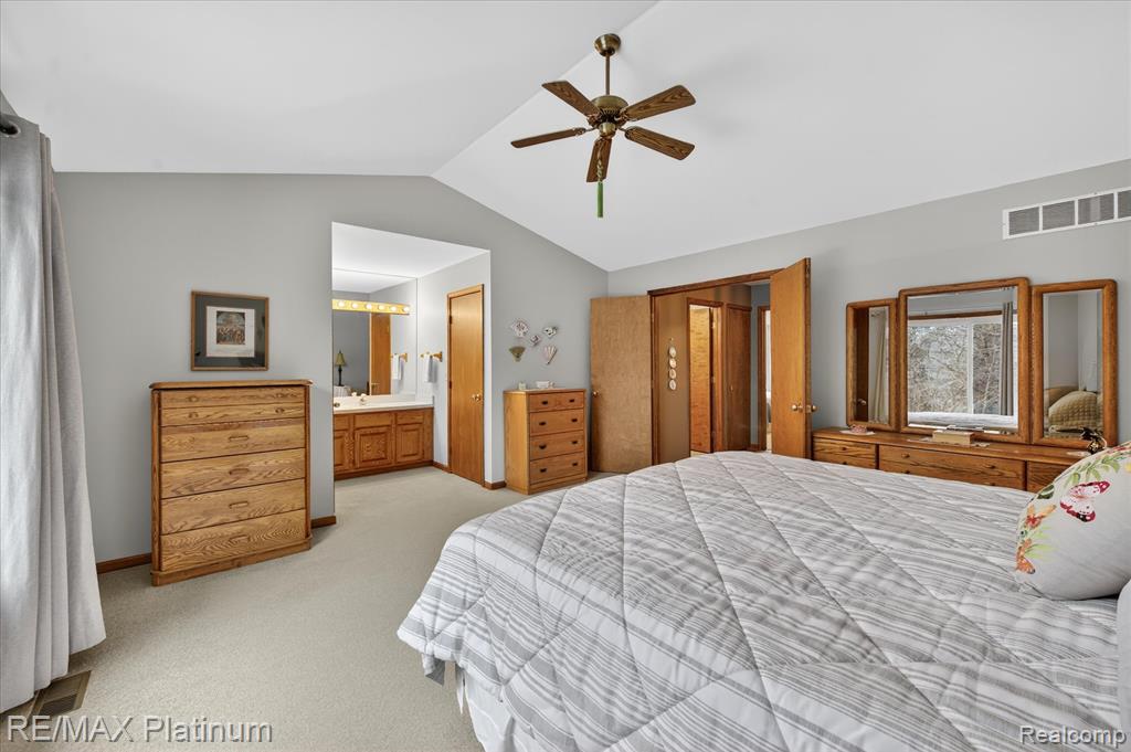10696 Parker Court, South Lyon, MI 48178 — Photo 12