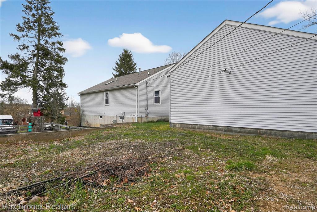 5001 Sylvanview Drive, Clarkston, MI 48348 — Photo 46