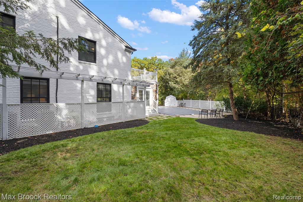 692 Bennington Drive, Bloomfield Hills, MI 48304 — Photo 42
