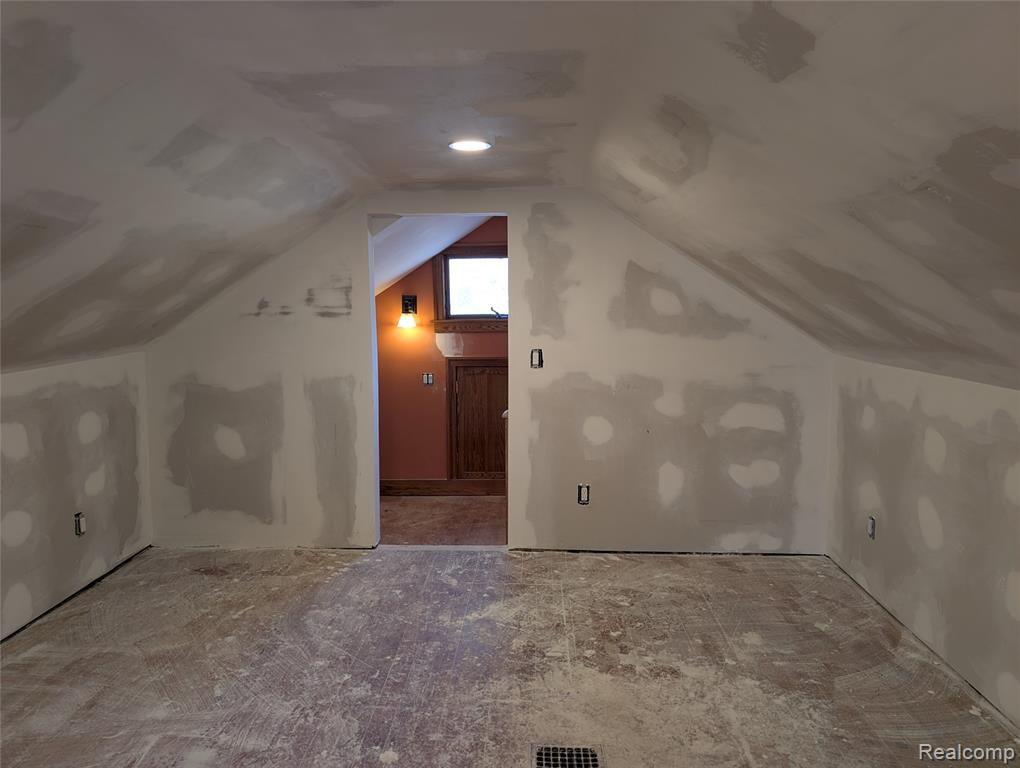 909 Hilldale Drive, Royal Oak, MI 48067 — Photo 25