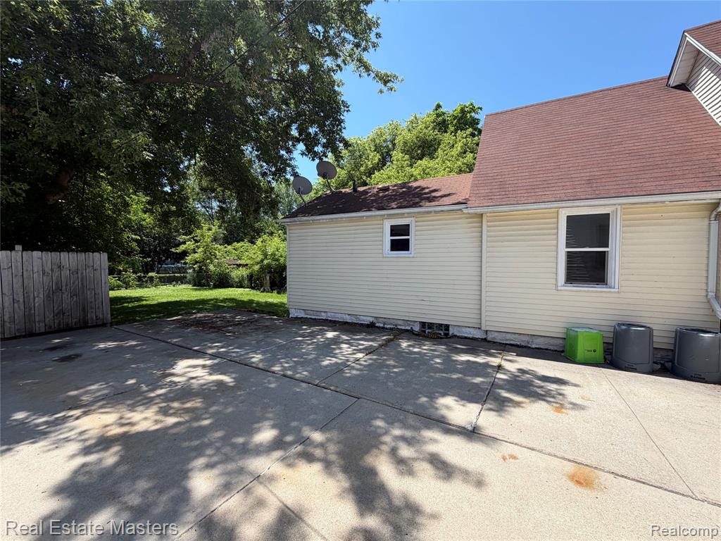 1016 Gillett Street, Port Huron, MI 48060 — Photo 26