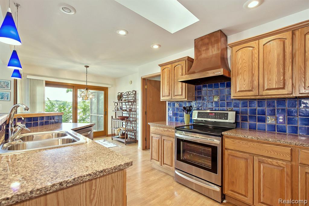 7636 THARP Drive, Whitmore Lake, MI 48189 — Photo 29