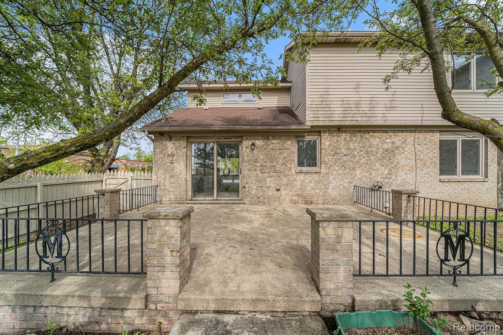 6075 N VERNON Street, Dearborn Heights, MI 48127 — Photo 33