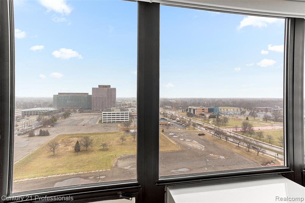 5000 Town Center, 1704, Southfield, MI 48075 — Photo 9