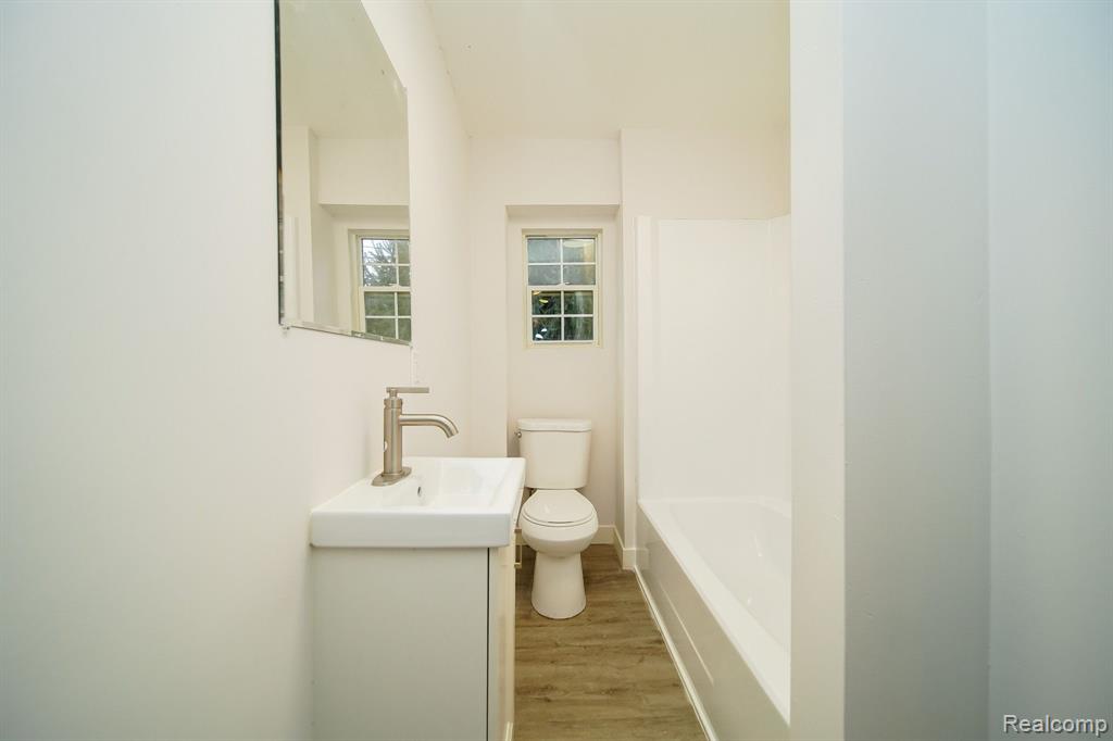 935 MCCLELLAN Street, Lake Orion, MI 48362 — Photo 27