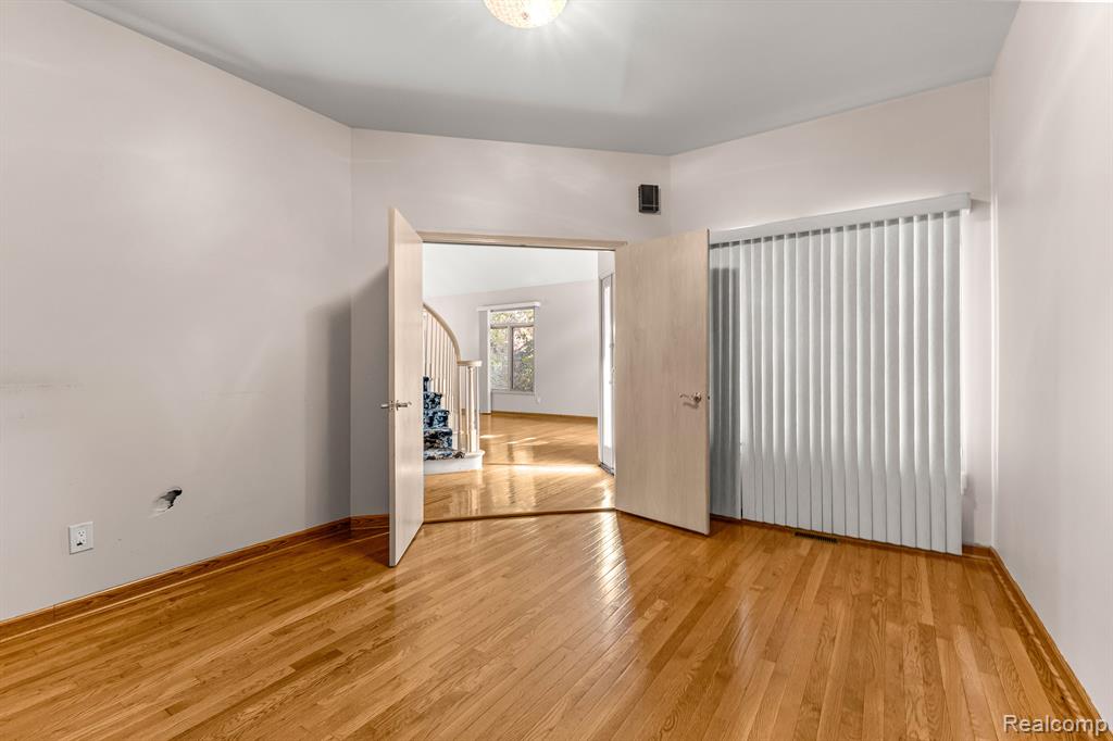 4 LEMINGTON, Dearborn, MI 48126 — Photo 11