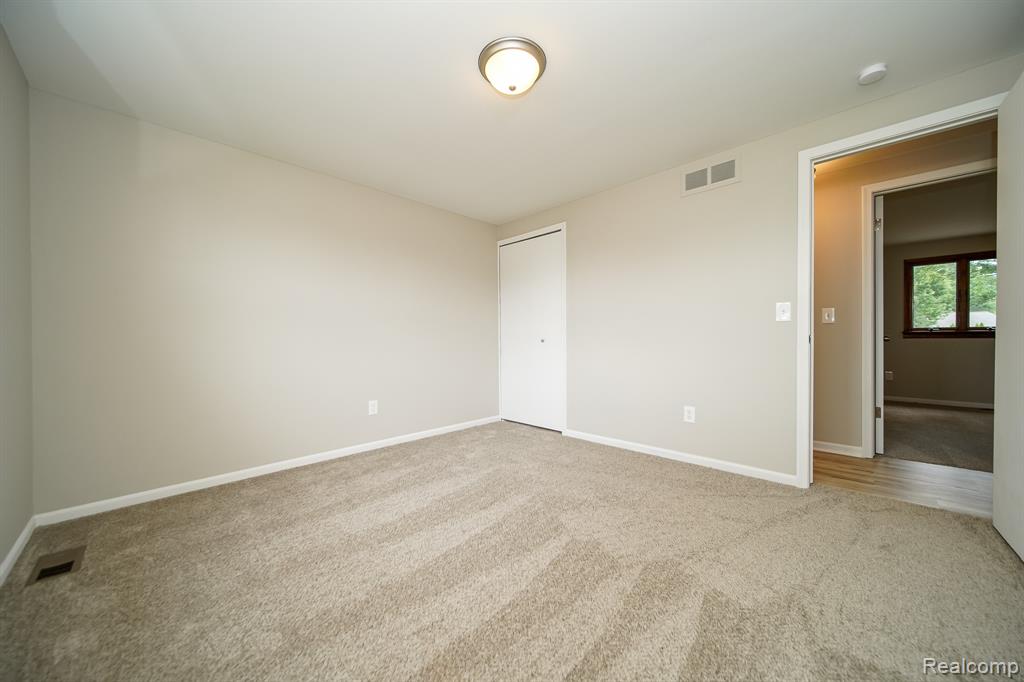 51784 Julies Drive, Clinton Twp, MI 48047 — Photo 59