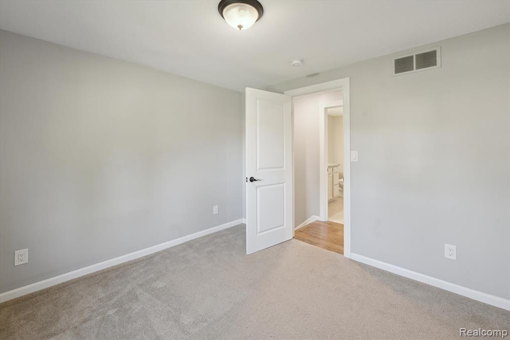 5100 Surfwood Drive, Commerce Twp, MI 48382 — Photo 24