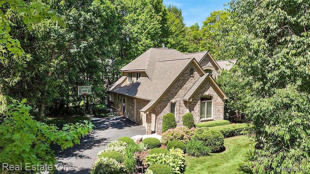 9832 Kingston Ridge, Clarkston, MI 48348 — Photo 55