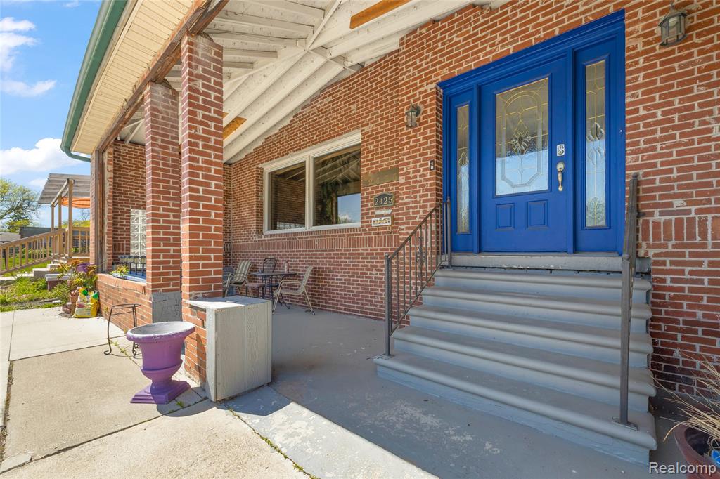 2425 W Grand Boulevard - Photo 2