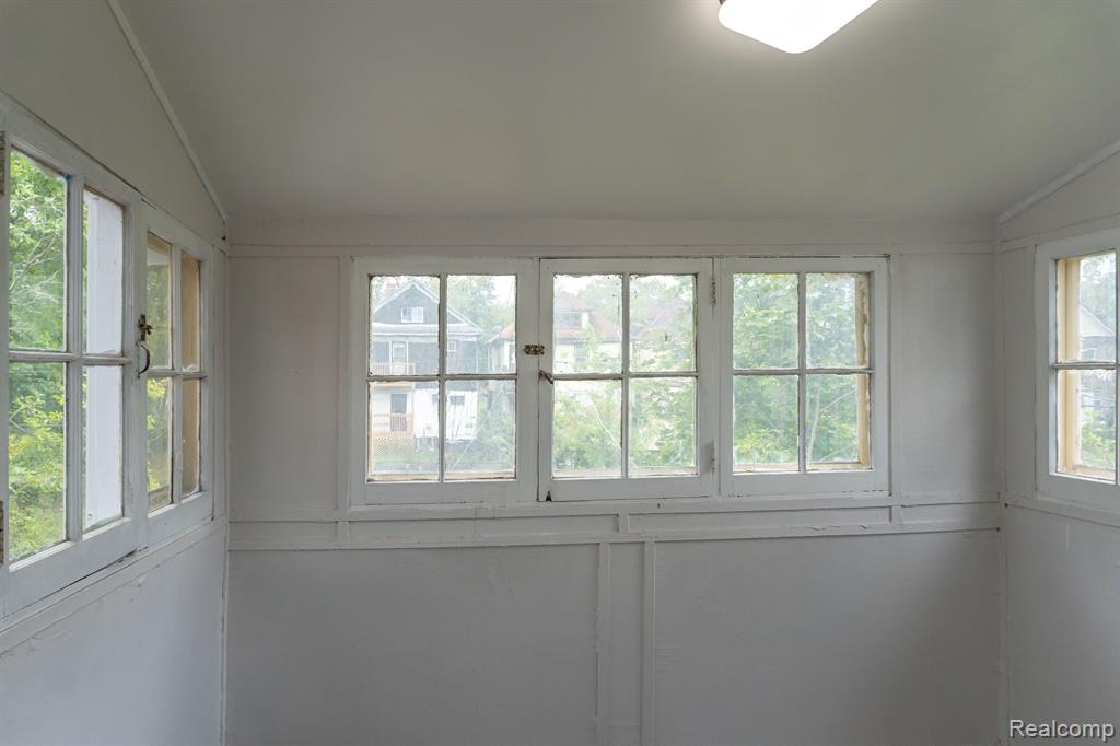 3927 SAINT CLAIR Street, Detroit, MI 48214 — Photo 39