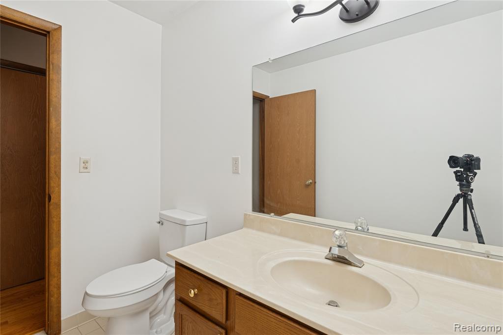 9502 Fenwin Drive, Grand Blanc, MI 48439 — Photo 17