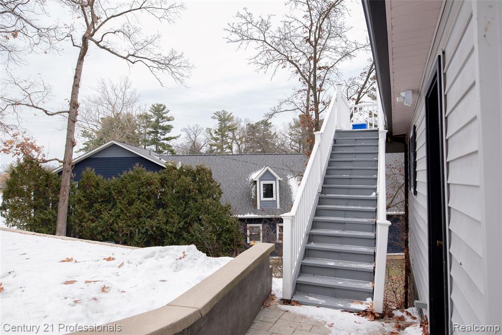 910 W Pine Tree Road W, Lake Orion, MI 48362 — Photo 50