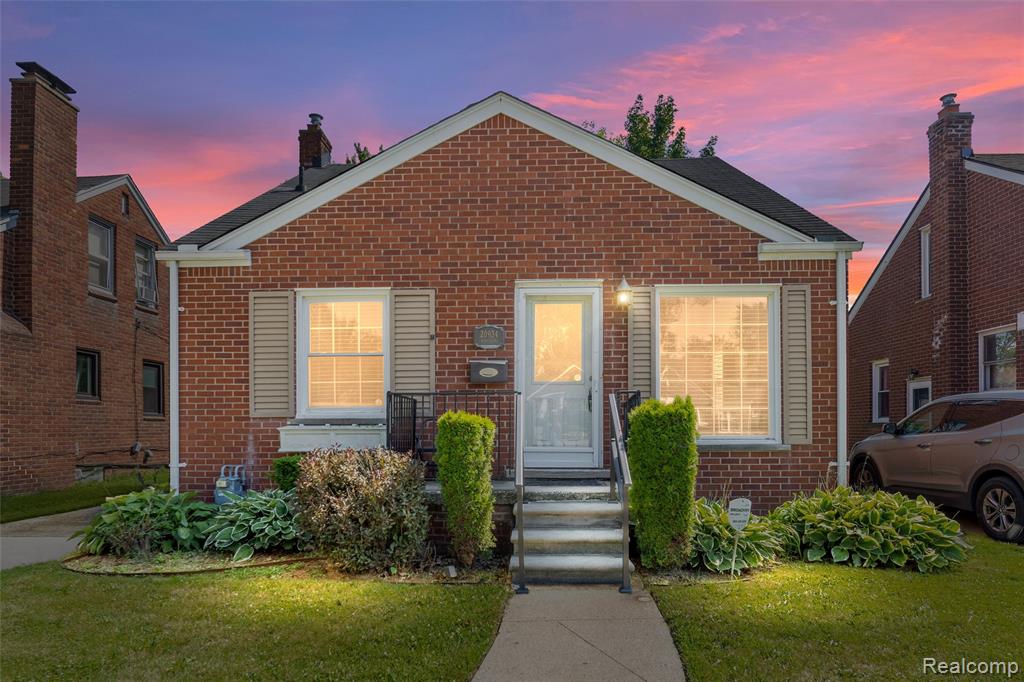 20934 HUNT CLUB Drive, Harper Woods, MI 48225
