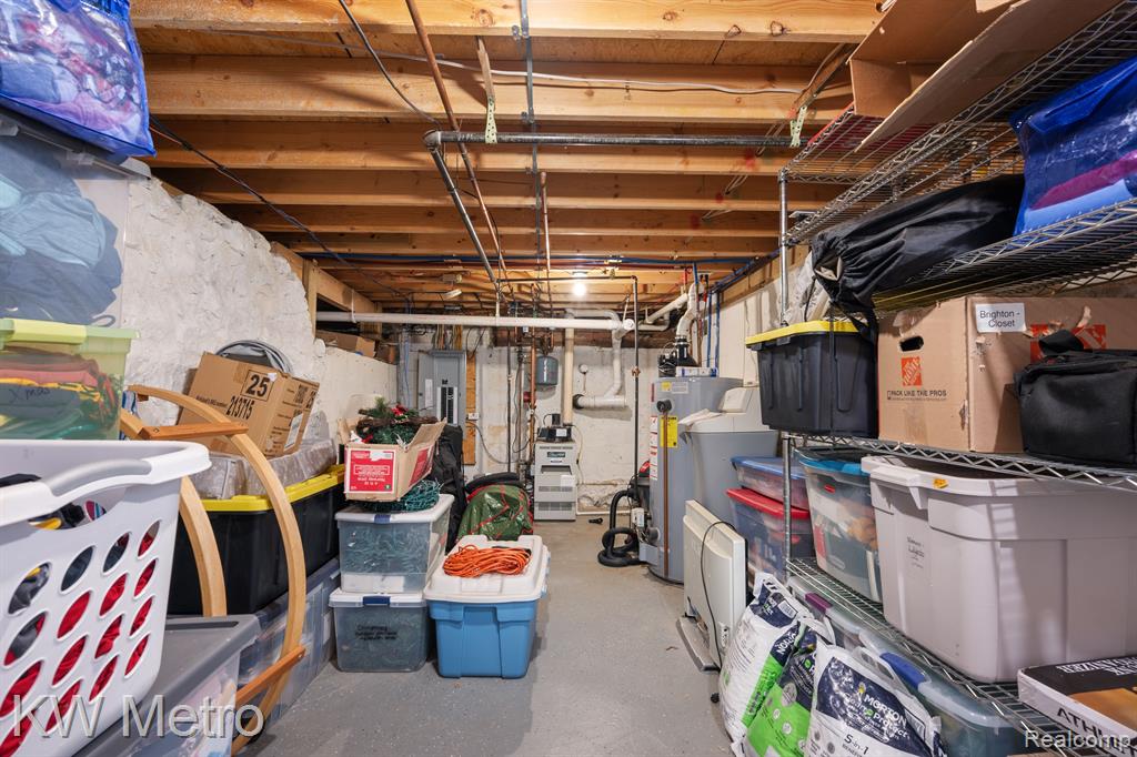 735 E HURON Street, Milford, MI 48381 — Photo 27