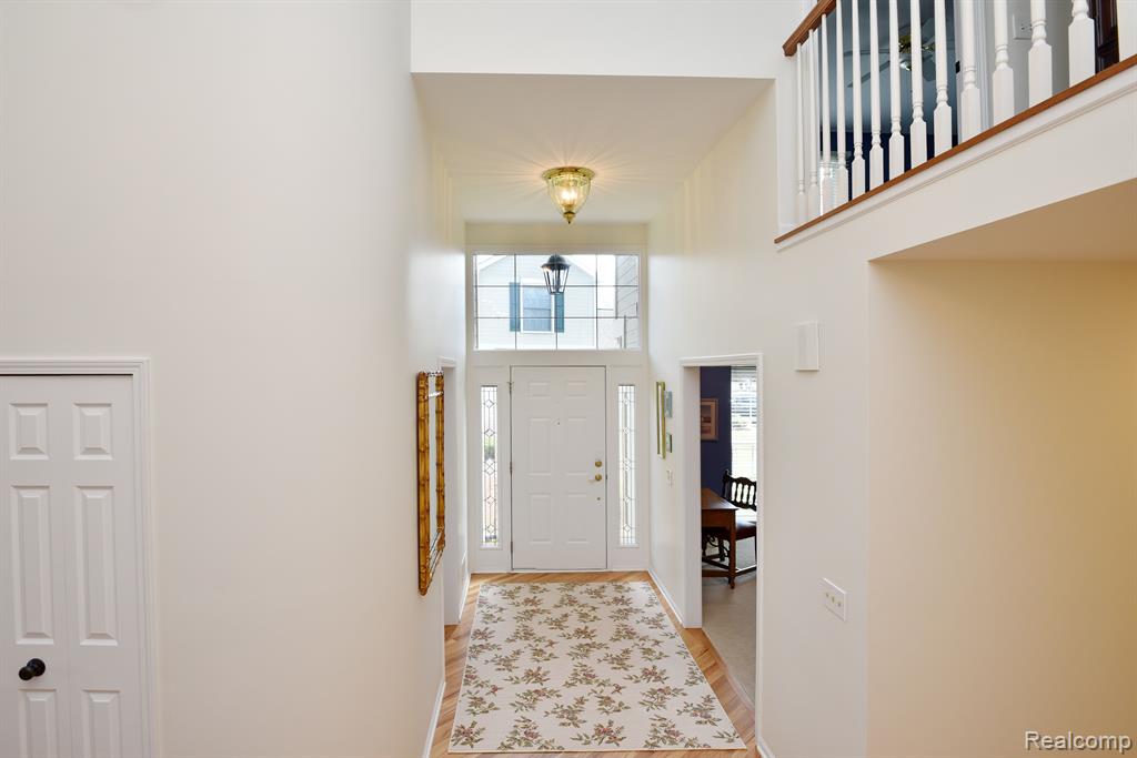 527 Newburne Pointe, 19, Bloomfield Hills, MI 48304 — Photo 3
