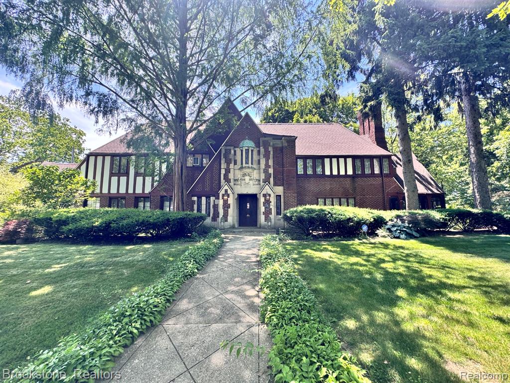 1735 Lincolnshire Drive, Highland Park, MI 48203
