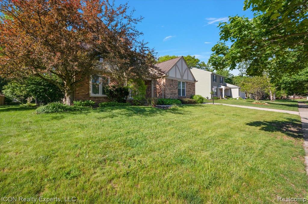 44831 Huntington Drive, Novi, MI — Photo 41