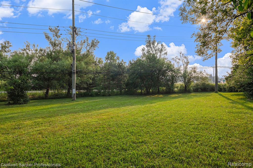 420 W Oakwood Road, Oxford, MI 48371 — Photo 23