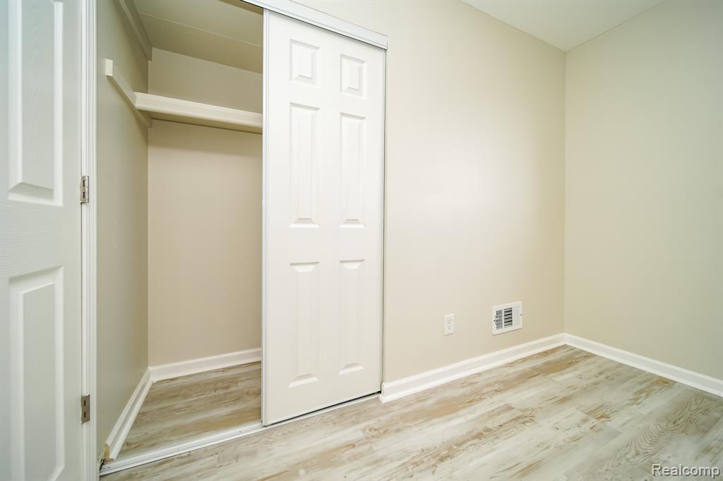 23817 Bredow Avenue, Trenton, MI 48174 — Photo 34