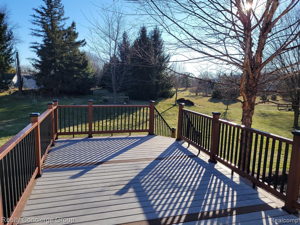 10065 REDHAWK, Perry, MI 48872 — Photo 25