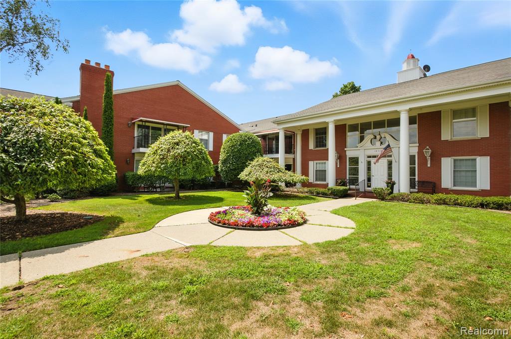 19710 W 13 Mile Road, 211, Beverly Hills, MI 48025 — Photo 44