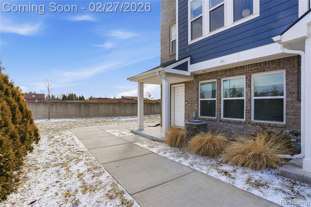 5904 Square Lake Court, Troy, MI 48085 — Photo 4