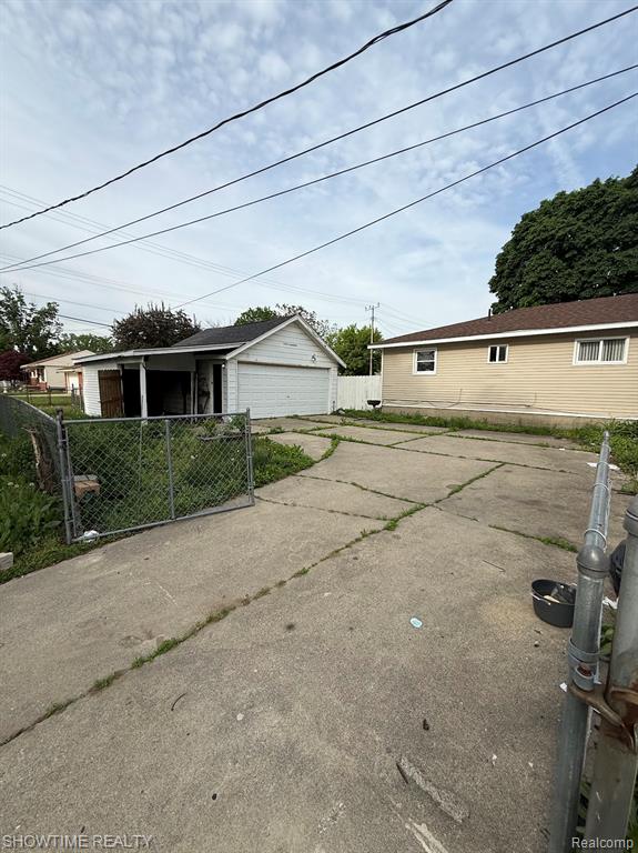 31 Fessenden Street, Mount Clemens, MI 48043 — Photo 15