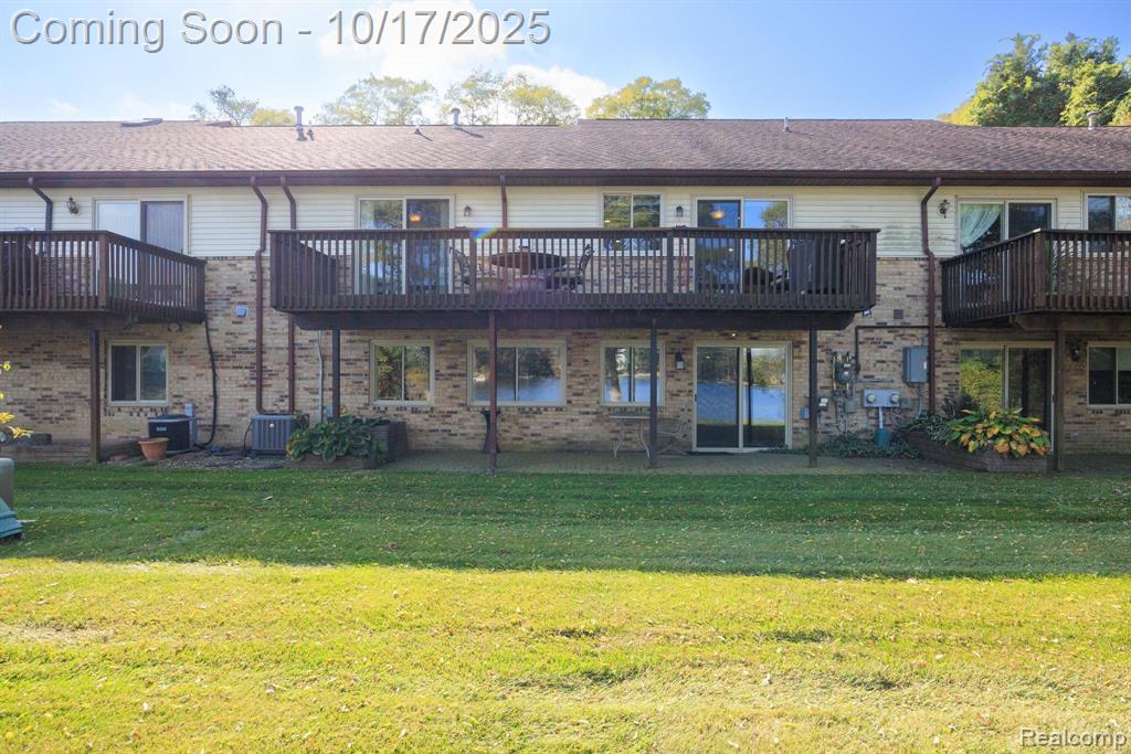 7109 Bluewater Drive, Clarkston, MI 48348 — Photo 36