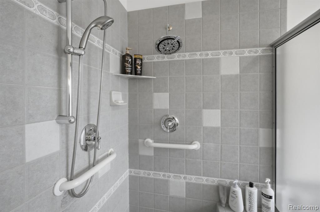 3630 S Shimmons Circle, Auburn Hills, MI 48326 — Photo 39