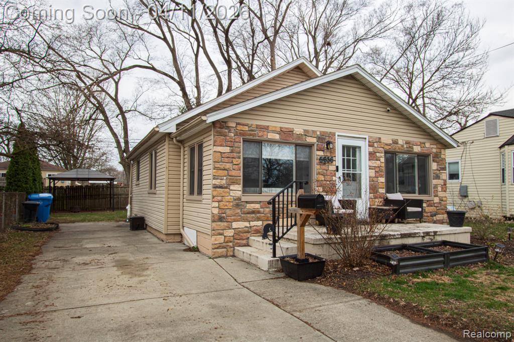 5636 Hipp Street, Dearborn Heights, MI 48125 — Photo 2