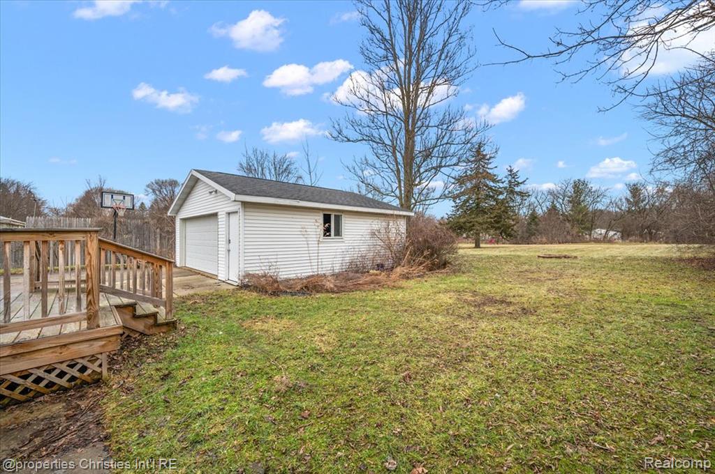 7387 Lawrence Street, Grand Blanc, MI 48439 — Photo 31