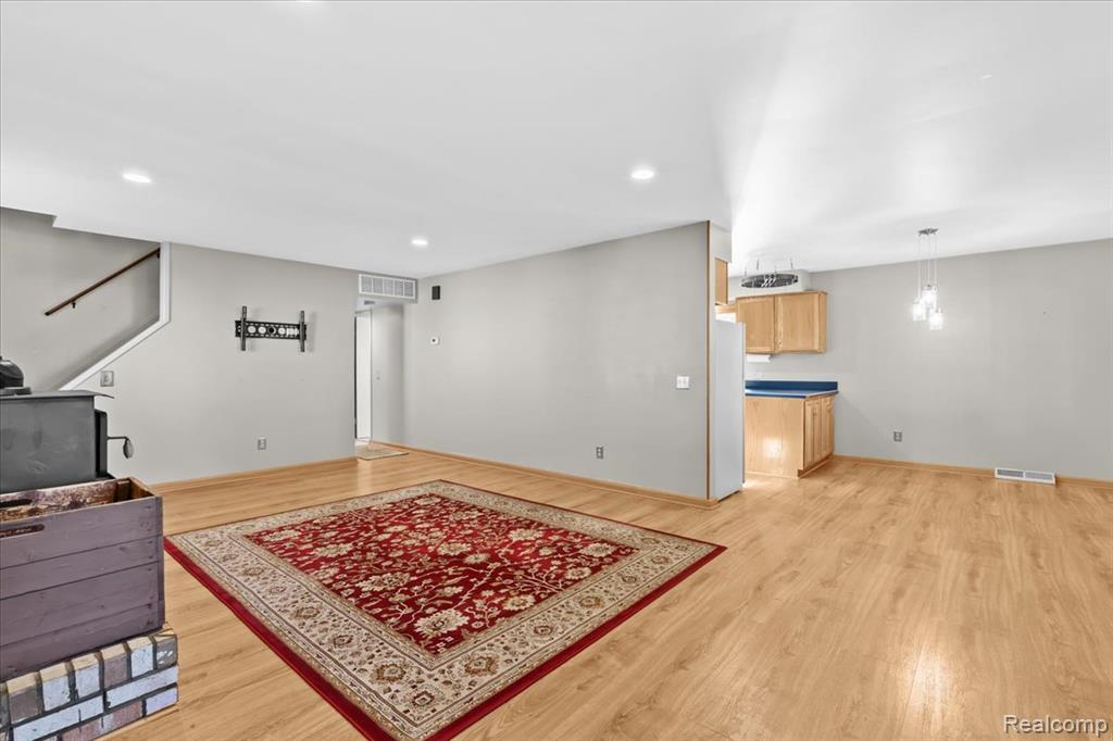4485 Pommore, Milford, MI 48380 — Photo 8