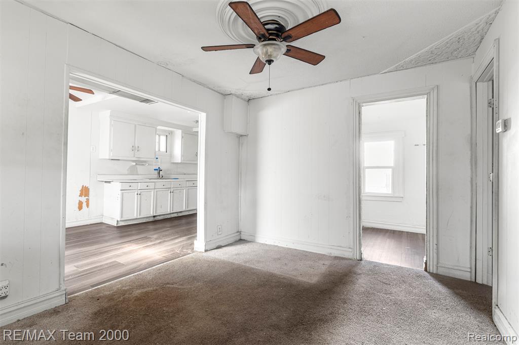 533 E Milton Avenue, Hazel Park, MI 48030 — Photo 6