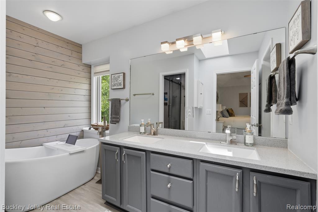 7829 Hillside Lakes Drive, Brighton, MI 48116 — Photo 8