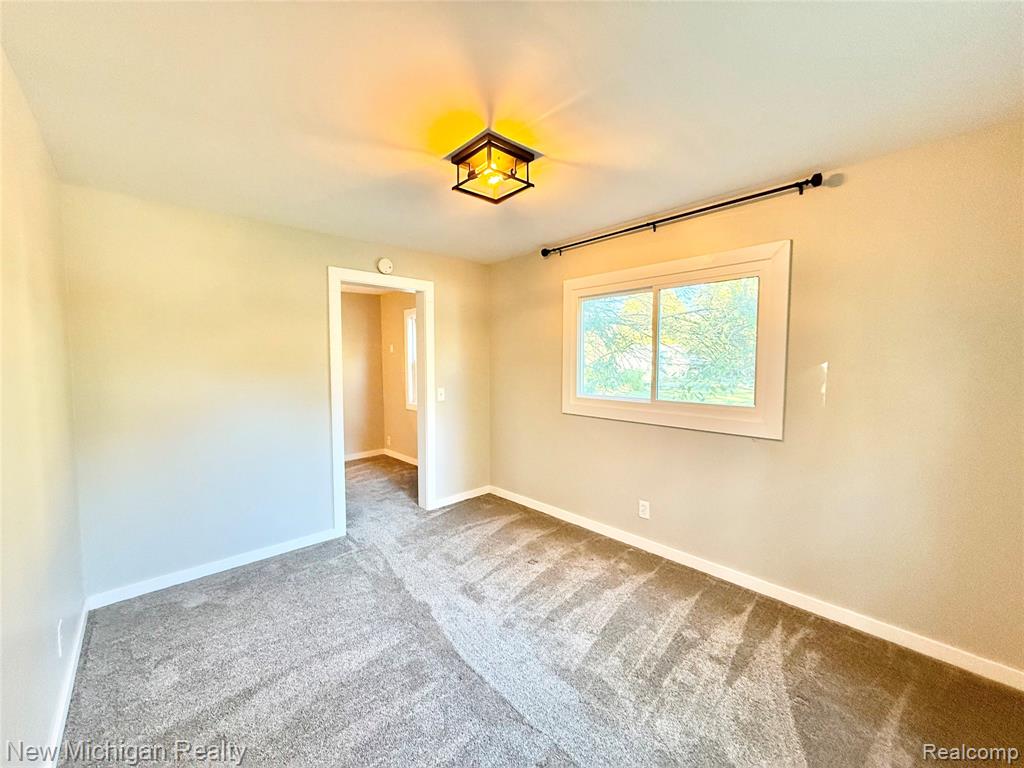 823 W Silver Lake Road, Fenton, MI 48430 — Photo 14