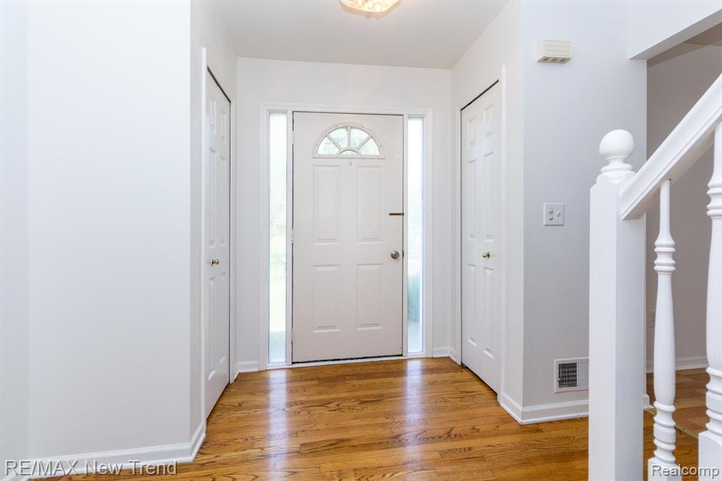 25935 Junction, Novi, MI — Photo 5