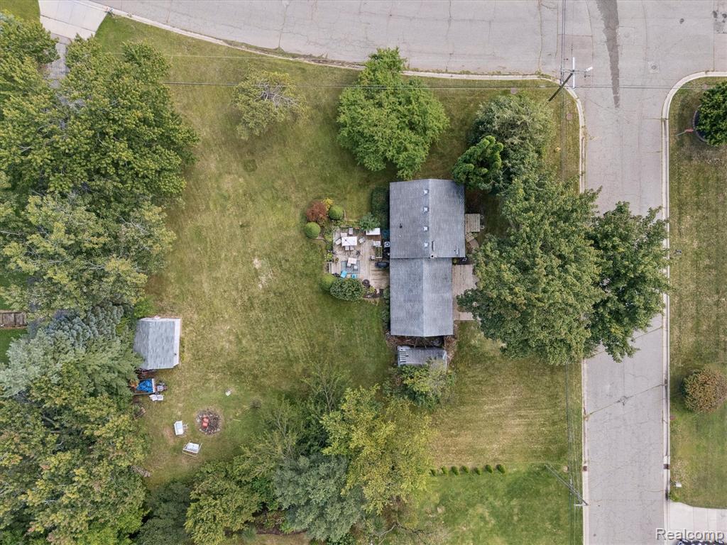 885 E Northfield Avenue, Pontiac, MI 48340 — Photo 33