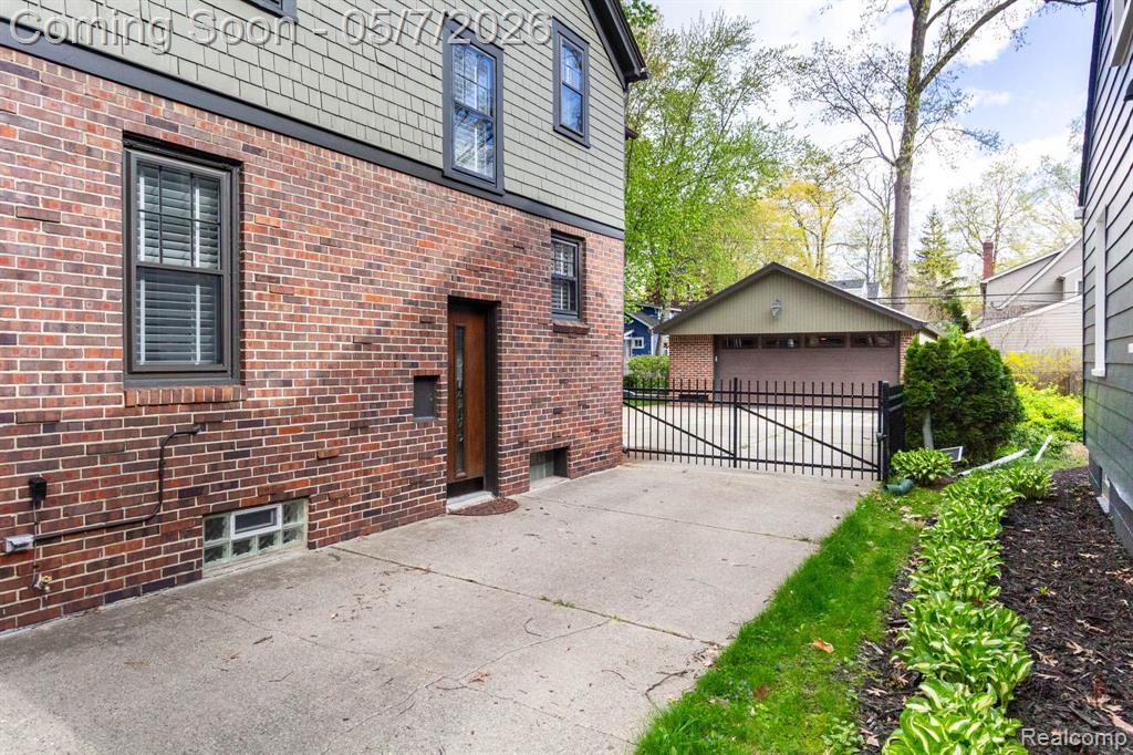 21 Fairwood Boulevard, Pleasant Ridge, MI — Photo 39