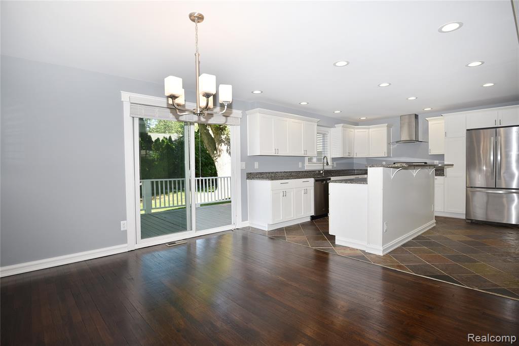 3800 Lakeview Boulevard, Orchard Lake Village, MI 48324 — Photo 10