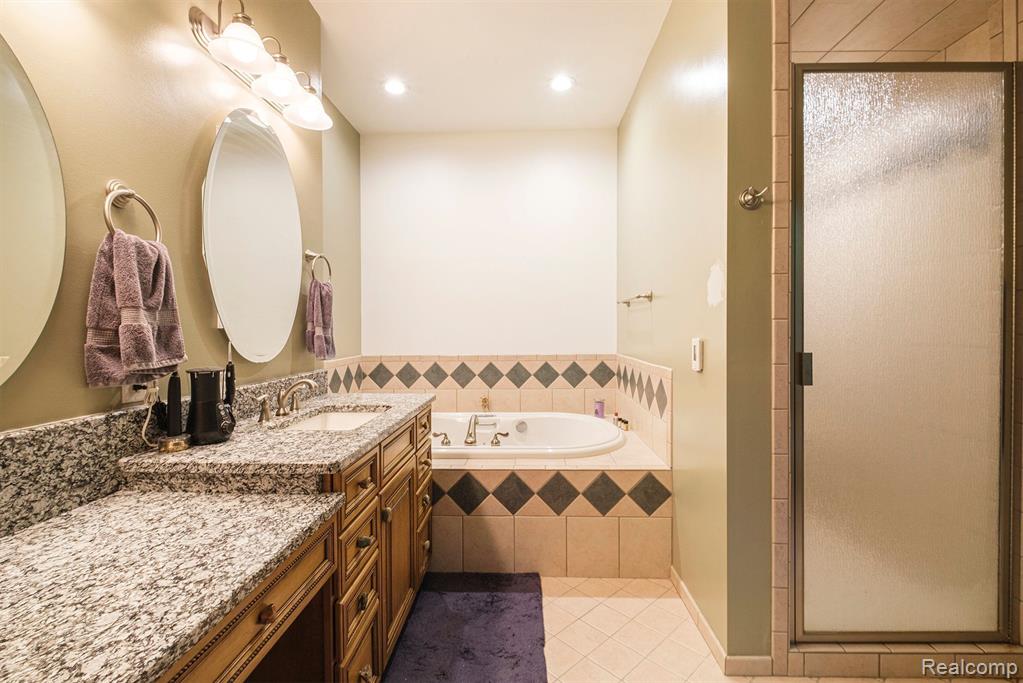 4693 Hegel Road, Goodrich Vlg, MI — Photo 12