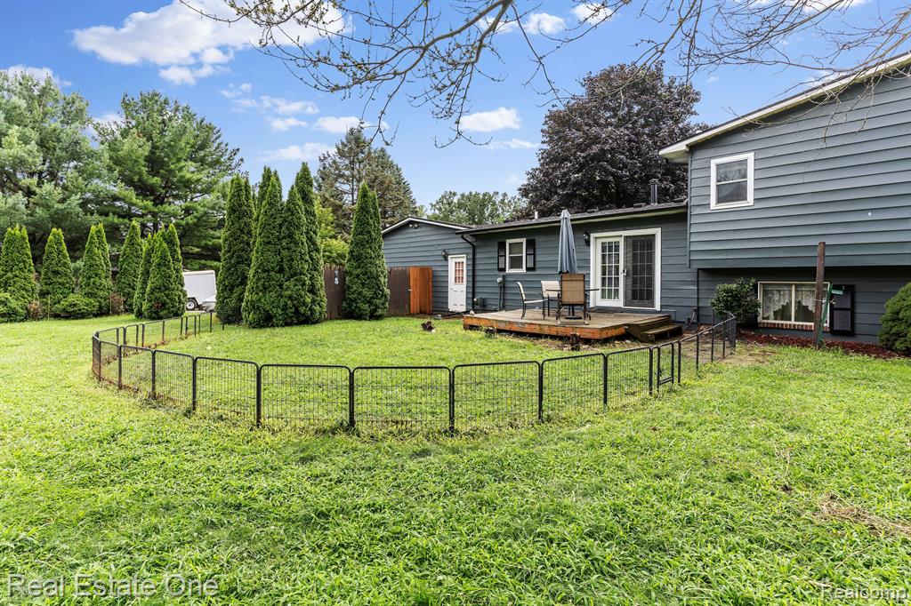 943 DEL SHER Drive, Brighton, MI 48114 — Photo 18