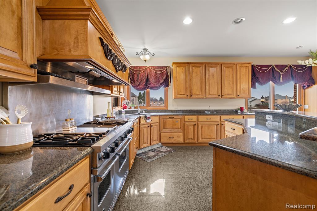 49332 GOLDEN LAKE Drive, Shelby Twp, MI 48315 — Photo 20